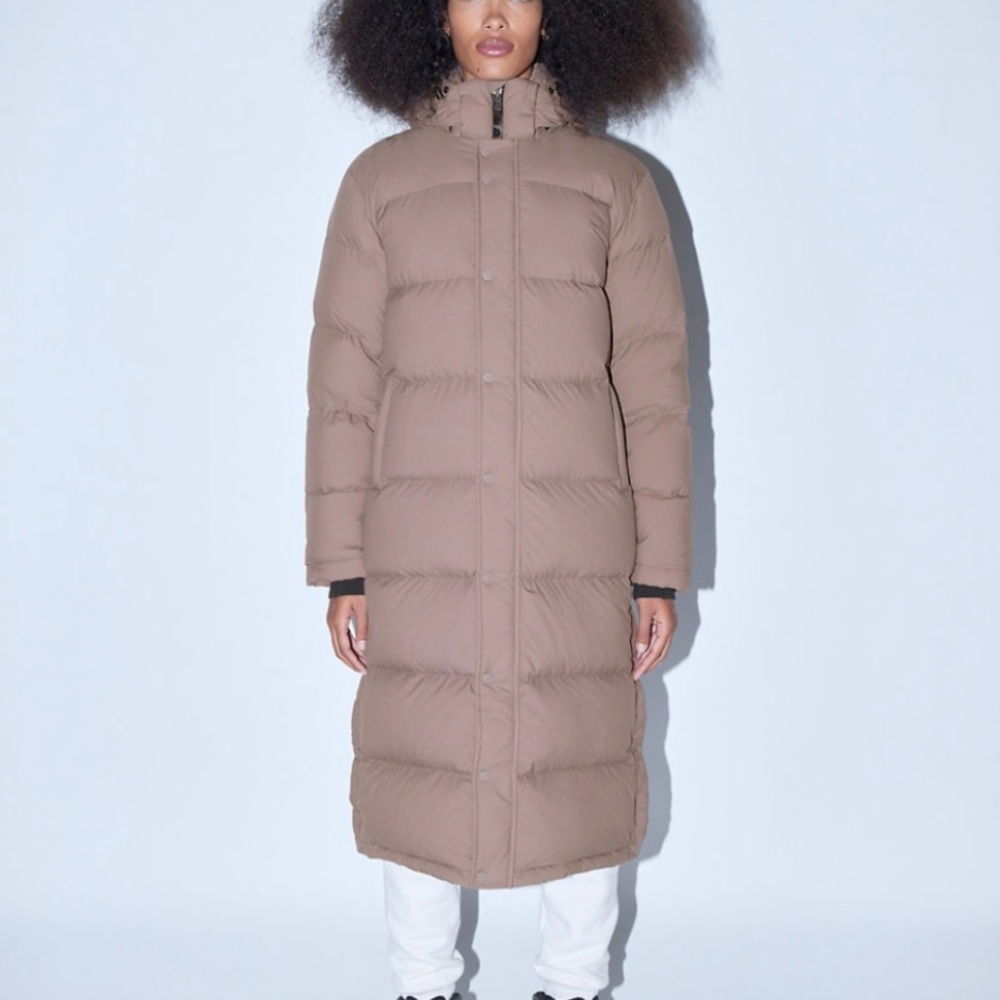 Aritzia TNA The Super Puff Long